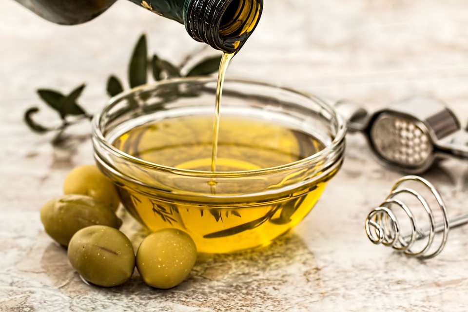 Why Oil And Olive Oil Is Unhealthy For You: http://www.rawsomehealthy.com/why-oil-and-olive-oil-is-unhealthy-for-you